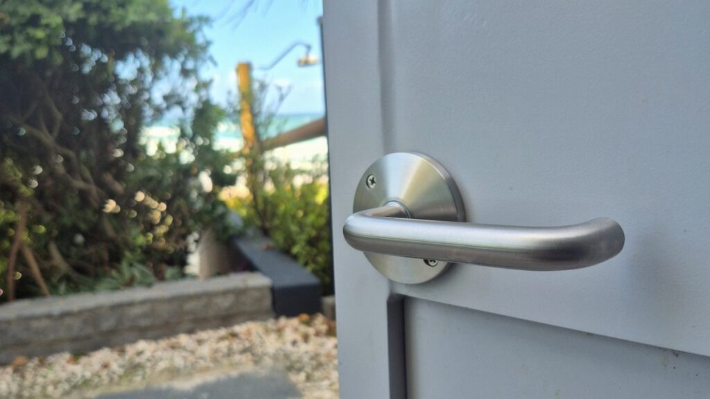Gold Coast locksmith door lock repair and replacement